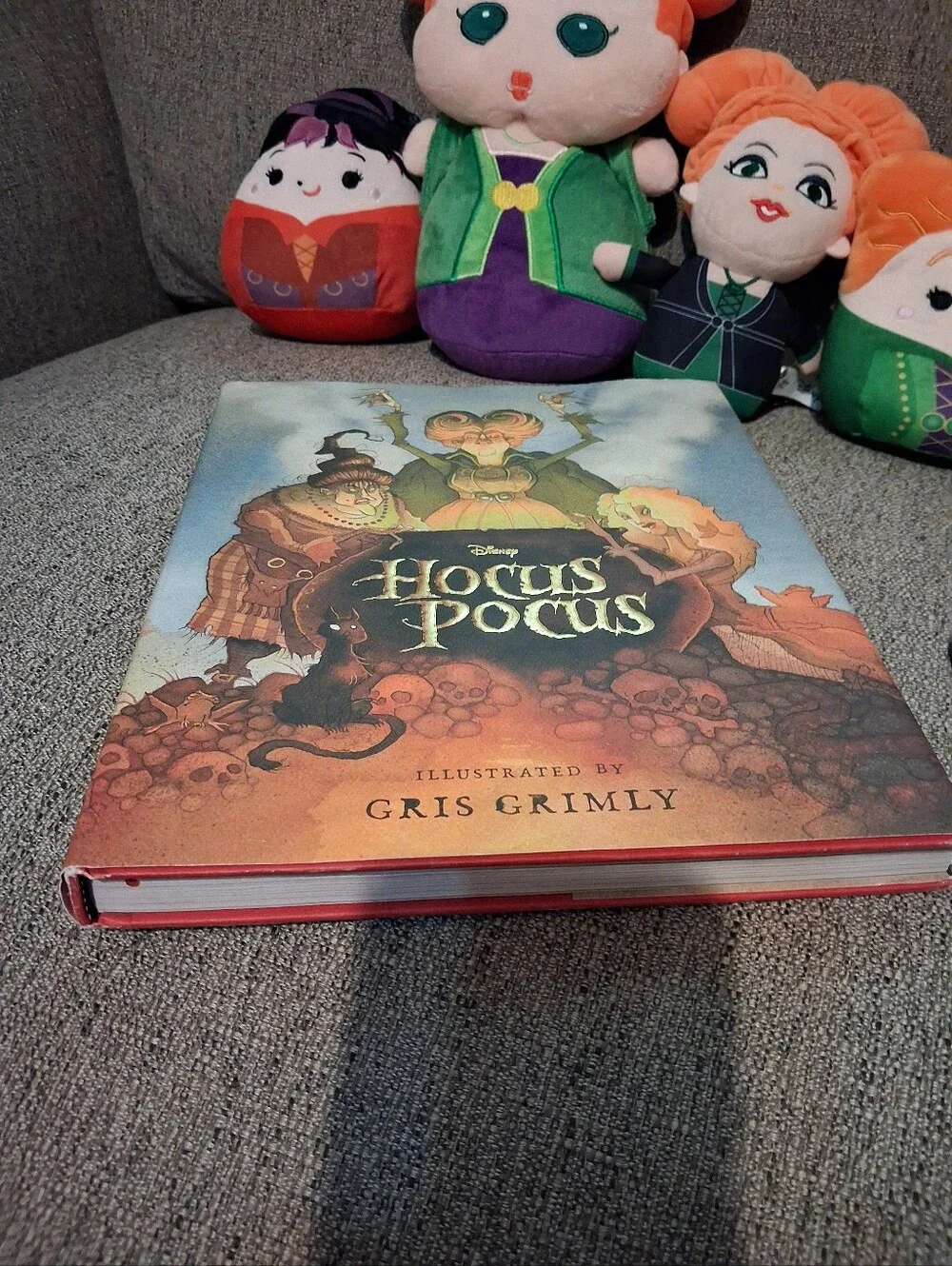 Disney Hocus Pocus Lot Book Plush Sign